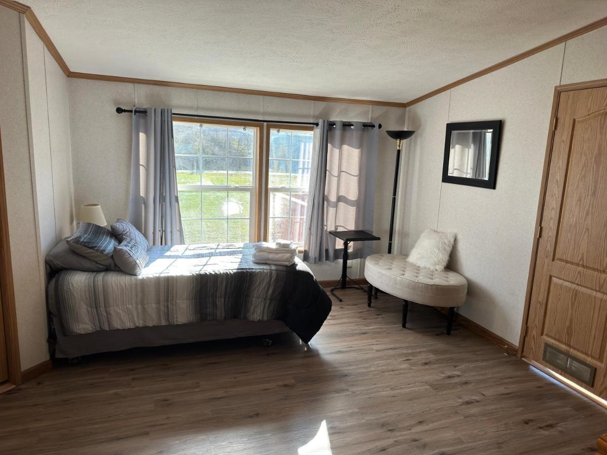 Spacious Cozy Getaway ! King Bed, Game Room, Out Door Patio Cairo المظهر الخارجي الصورة