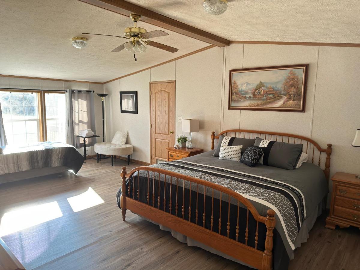 Spacious Cozy Getaway ! King Bed, Game Room, Out Door Patio Cairo المظهر الخارجي الصورة